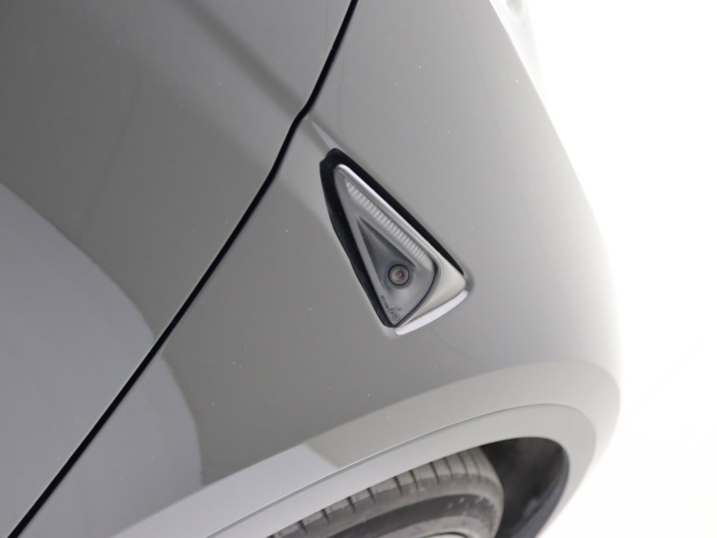 Tesla Model Y Long Range 345pk AWD 27