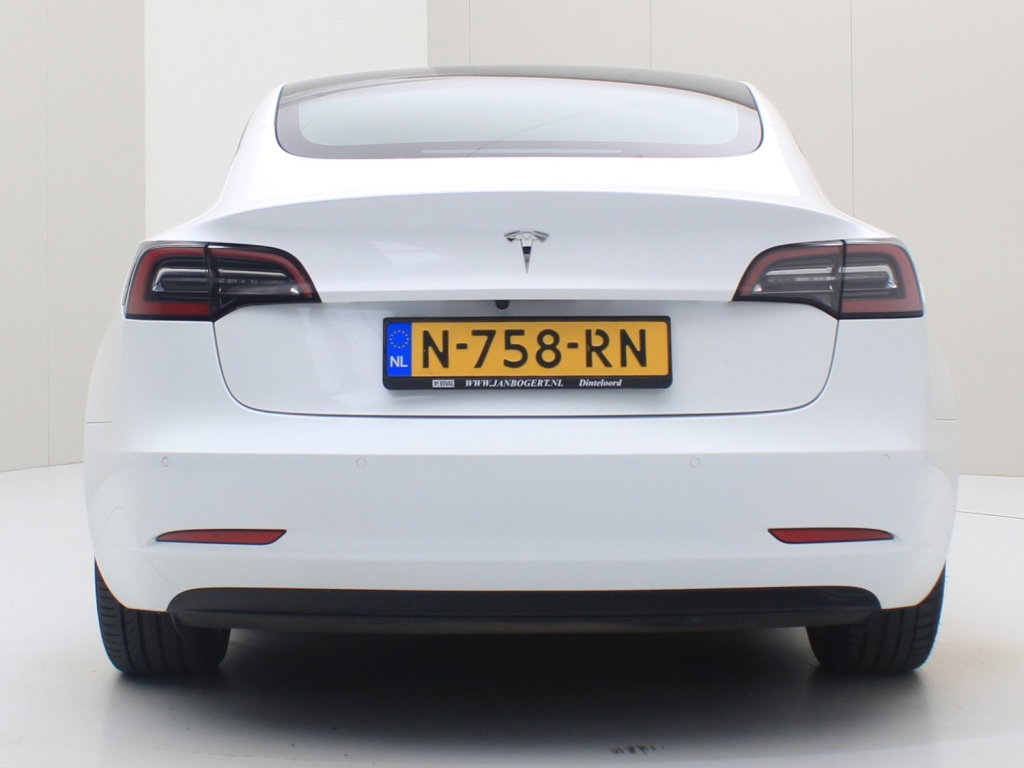 Tesla Model 3 Standard Plus RWD 6