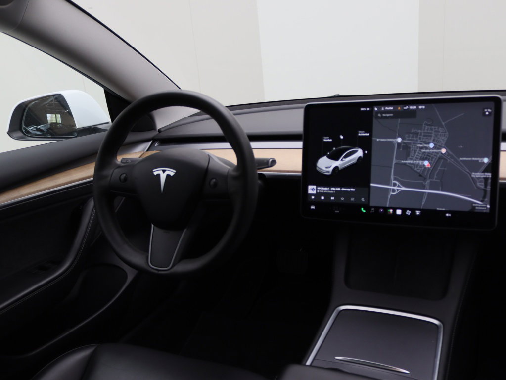 Tesla Model 3 Standard Plus RWD 9