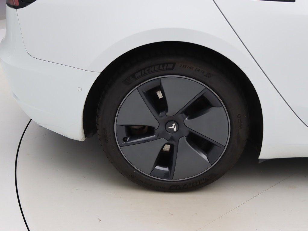 Tesla Model 3 Standard Plus RWD 23