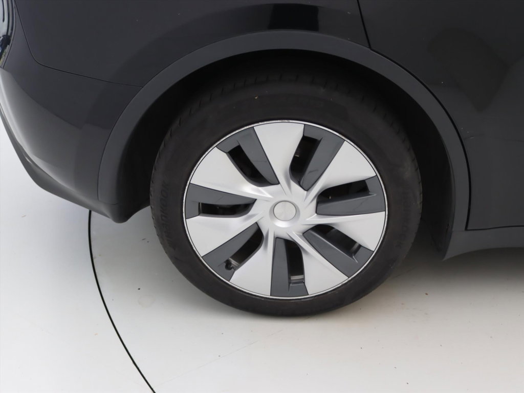 Tesla Model Y Long Range 345pk AWD 9