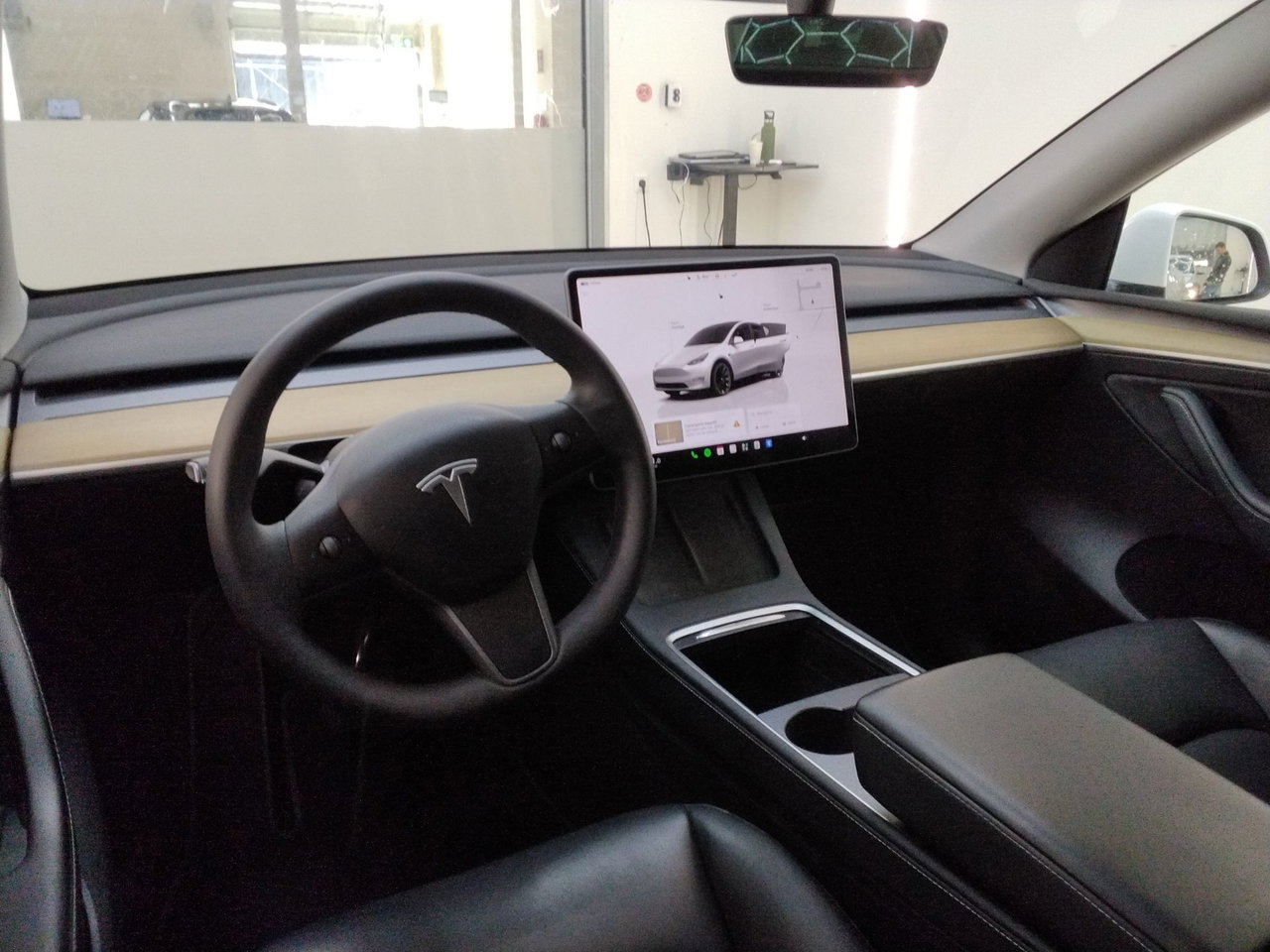 Tesla Model Y Model Y Standard RWD Plus 89.4% SoH [ TREKHAAK+AMD RYZEN+FSD+20 INCH+PREMIUM AUDIO 10