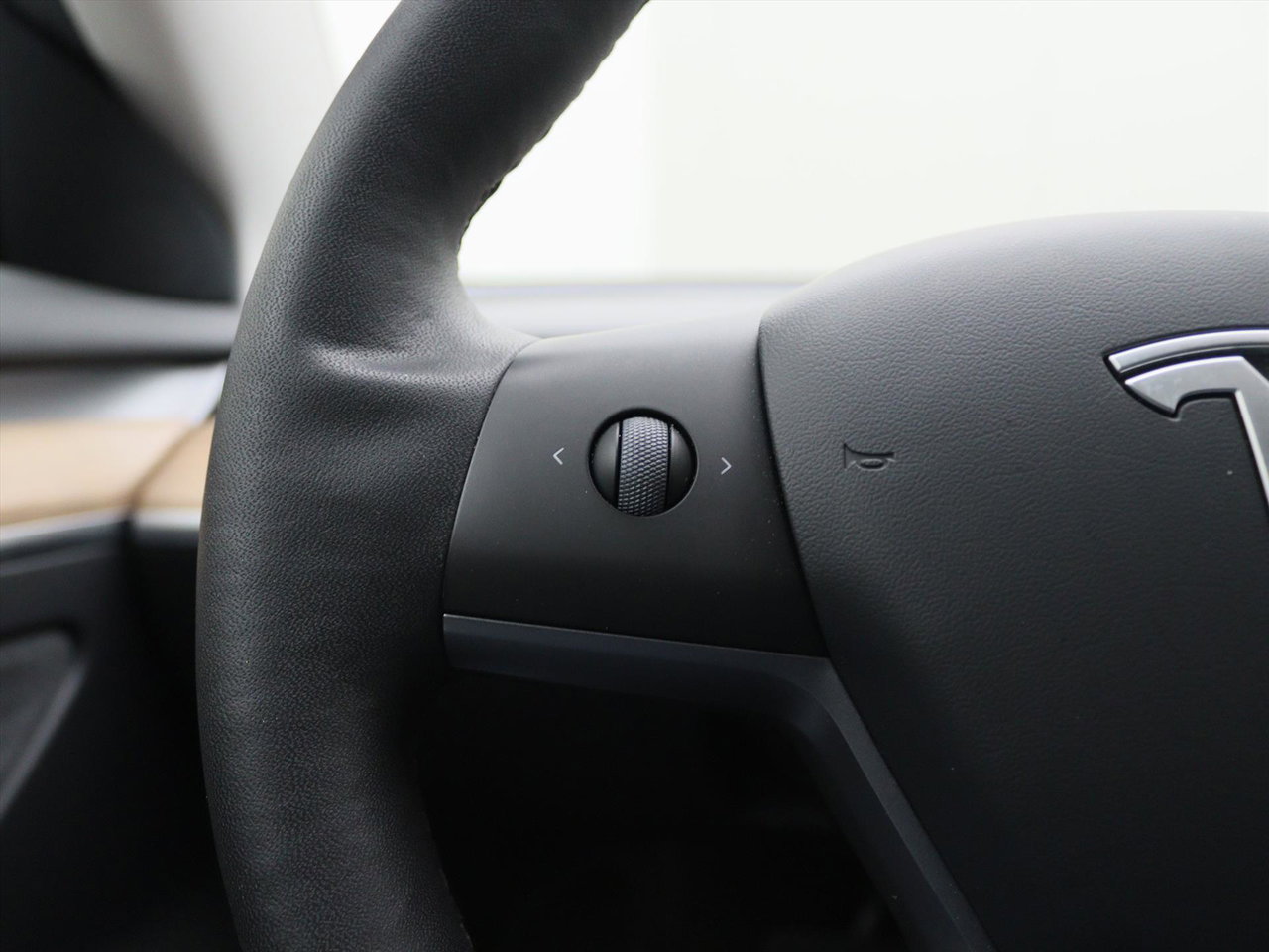 Tesla Model 3 Long-Range AWD 351pk 75 kWh 92,3% SoH FACELIFT [ WARMTEPOMP+FSD+620KM WLTP+PREMIUM AUDIO ] 19