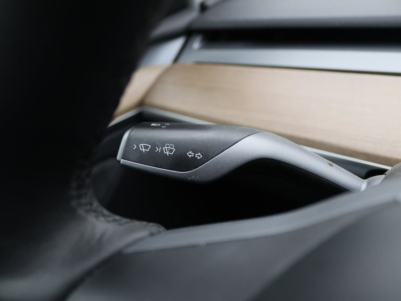 Tesla Model Y Standard RWD Plus [ TREKHAAK+AMD RYZEN+AUTOPILOT+20 INCH+PREMIUM AUDIO ] 22