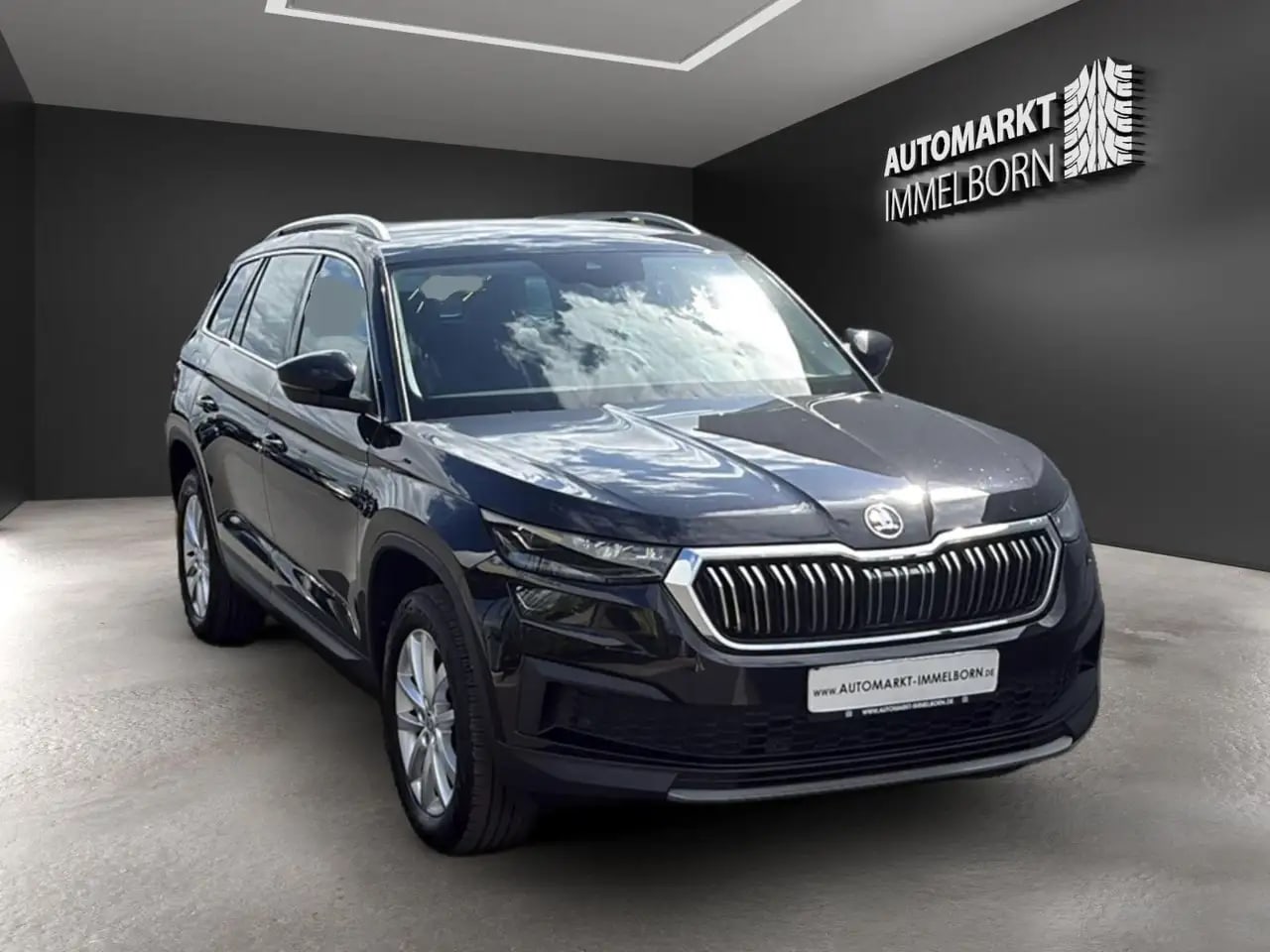 Skoda Kodiaq Style AHK*Kamera*Virtual*LED*Navi*4xSHZ*1 2