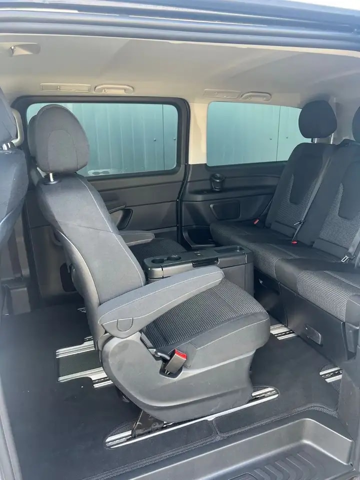 Mercedes-Benz V 220 d LANG 9G LIEGEPAKET NAVI MBUX AHK 7-SITZE 12