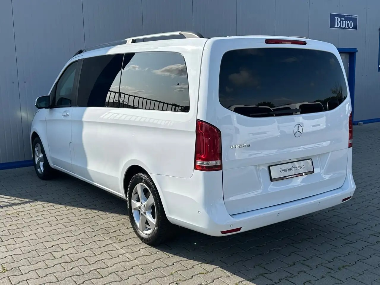 Mercedes-Benz V 220 LANG 9G-TR WEBASTO NAVI MBUX KAMERA 8-SITZ 7