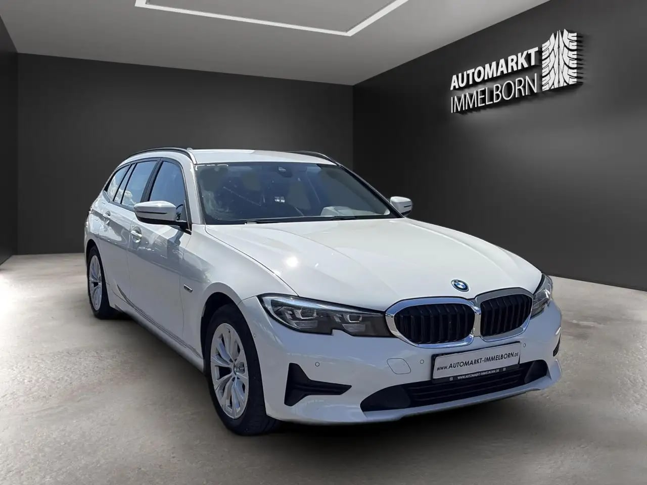 BMW 320 e xDrive Advantage AHK*Kamera*LED*SOH94% 2