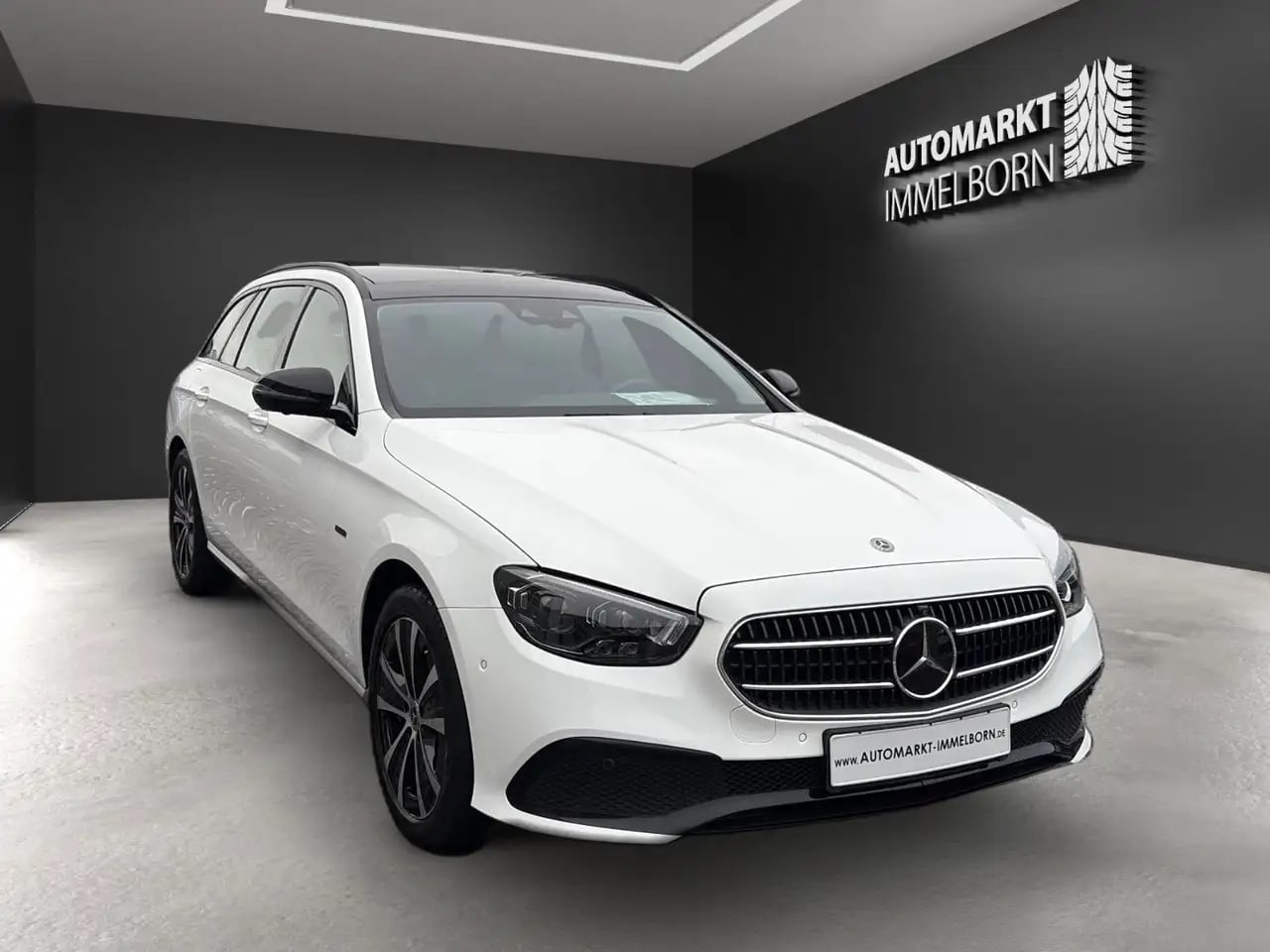 Mercedes-Benz E 300 de 360*Memory*AHK*Distro*Pano*Mube*SOH 92% 2