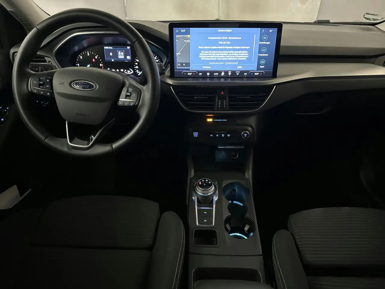 Ford Focus Titanium LED*NaviGroß*PDC*LM*DAB*SHZ* 7
