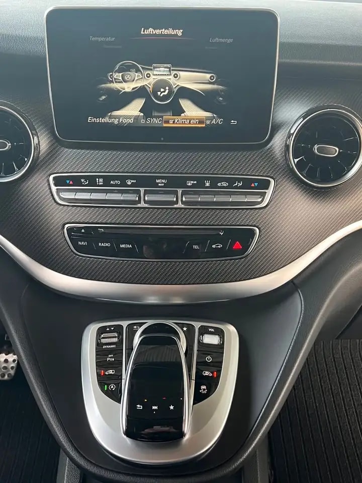Mercedes-Benz V 300 d LANG 4M AMG-LINE 9G WEBASTO AHK EL.TÜREN 19