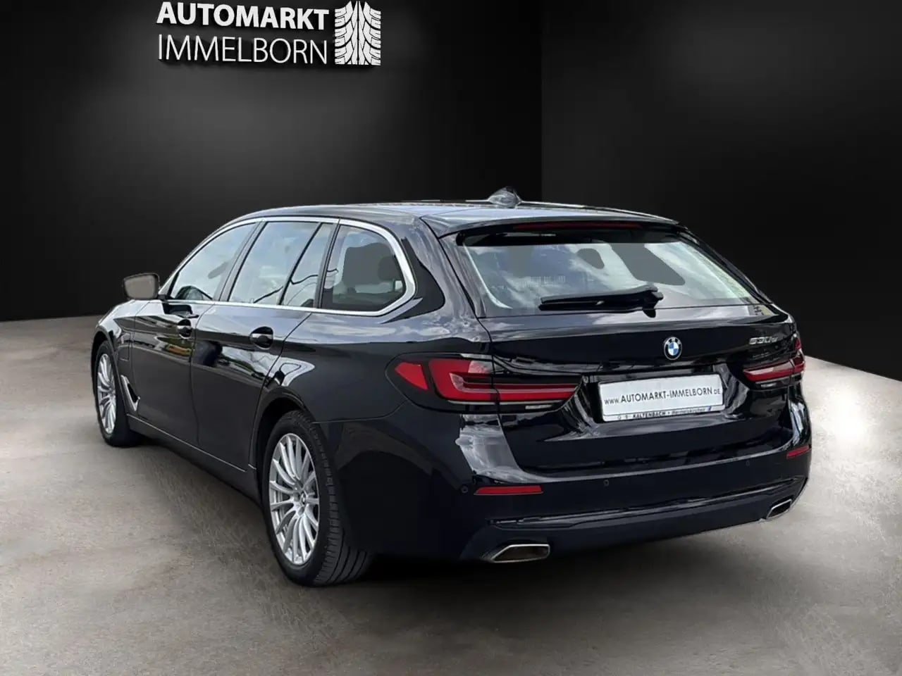 BMW 530 e AHK*VollLeder*LED*LivecP*NaviTouch*DAB*18 5