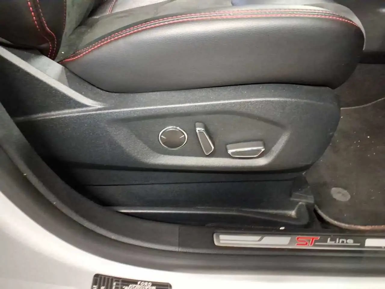 Ford S-Max S-MAX ST-Line AWD STHZG*Leder*ACC*AHK*LED*18 11