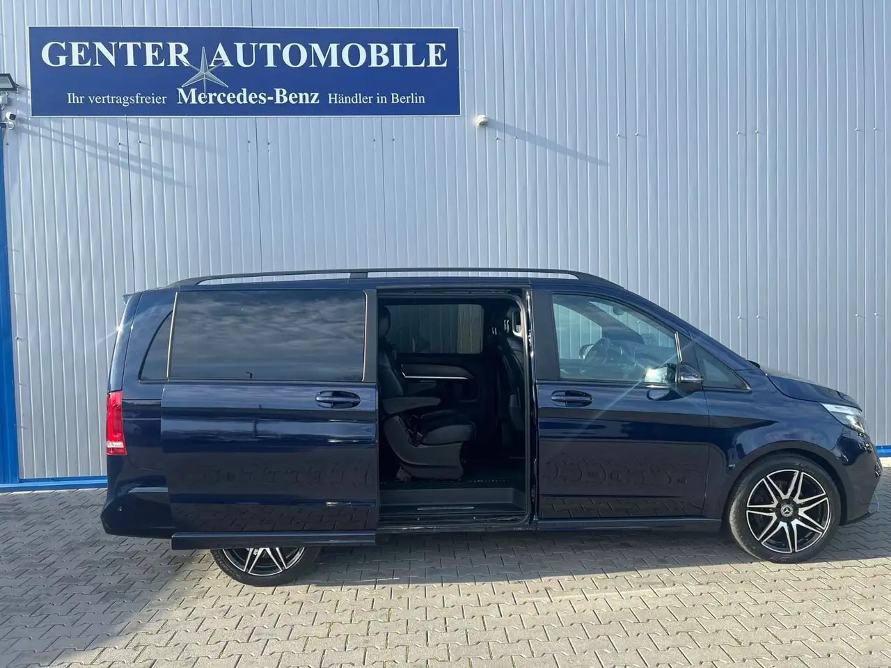 Mercedes-Benz V 300 LANG AMG WEBASTO LED AHK EL.TÜREN 7