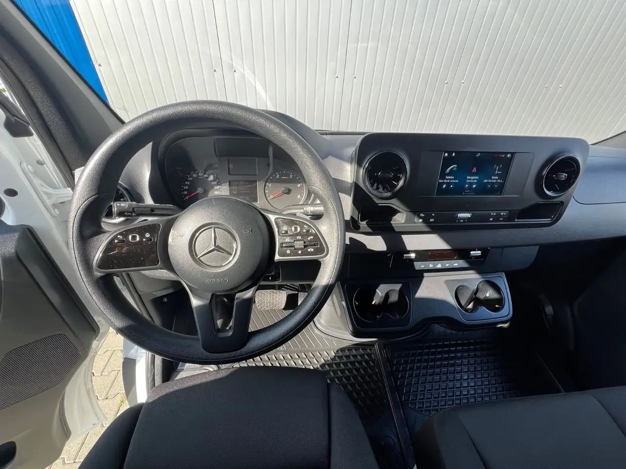 Mercedes-Benz Sprinter 211 9G-TRONIC KLIMA NAVI KAMERA 3-SITZE 12
