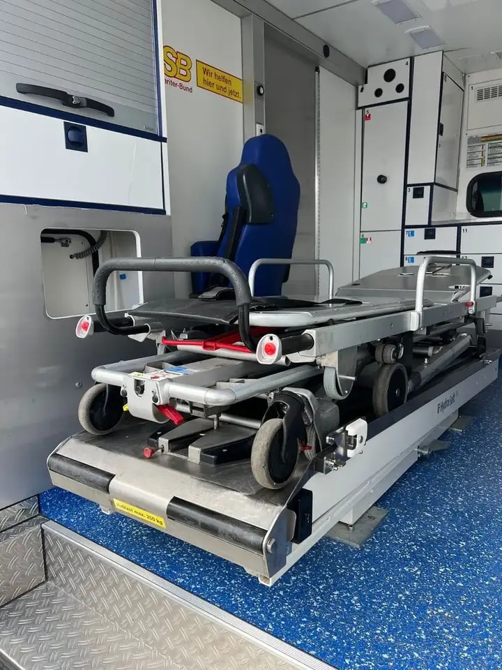 Mercedes-Benz Sprinter 519 KRANKENWAGEN AUTOMATIK KLIMA LED 10