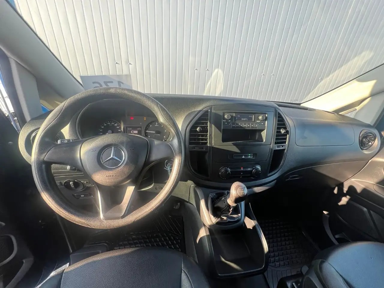 Mercedes-Benz Vito 114 LANG TEMPOMAT 2-SITZER WERKZEUGSCHRÄNKE 19