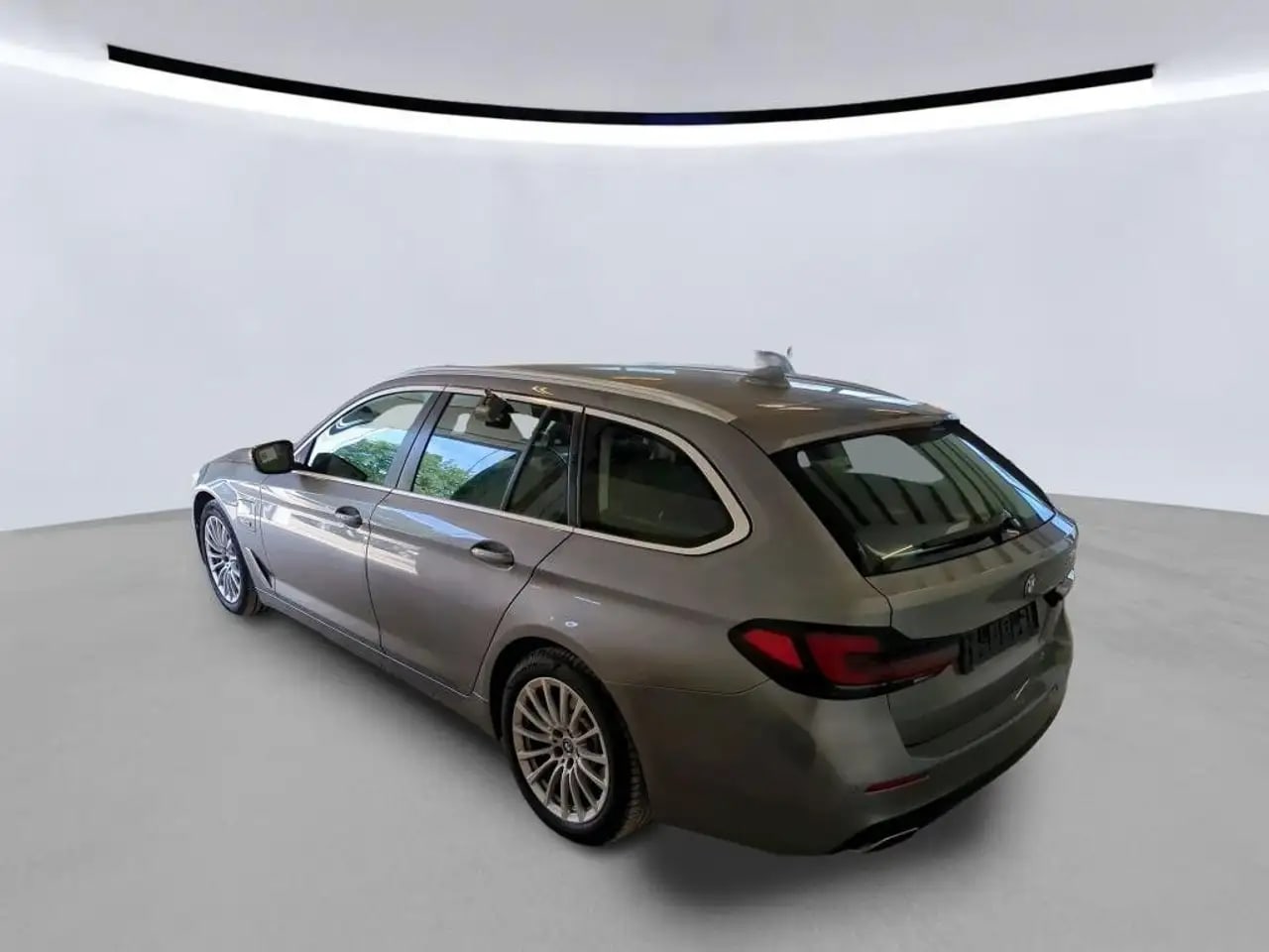BMW 530 e AHK*ACC*Kamera*HUD*H&K*Leder*LED*NaviTouch 3