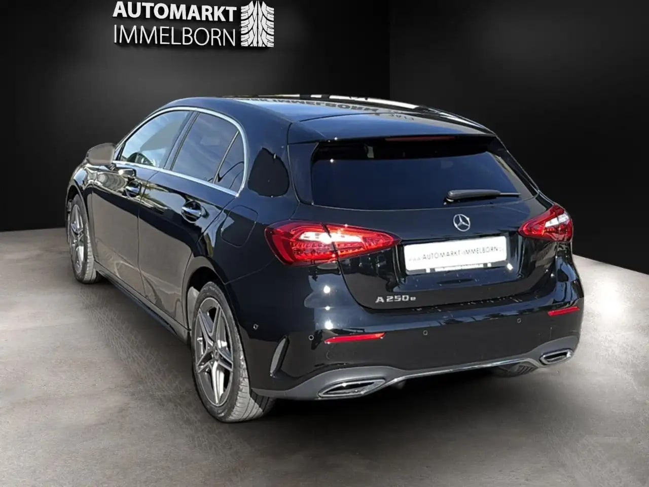 Mercedes-Benz A 250 e AMG Burmest*AHK*Alcantara*18*VZ*Spur 5