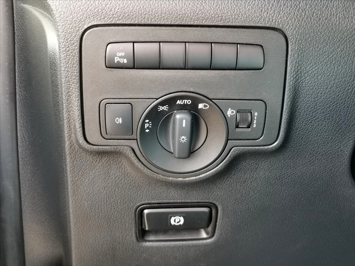 Mercedes-Benz Vito 113CDI L1H1/5míst/klima/tažné 13