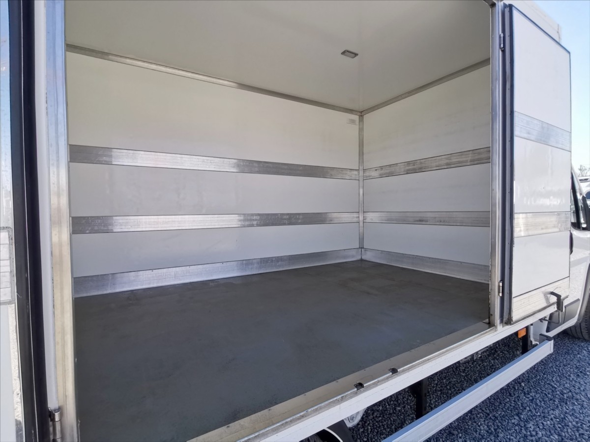 Peugeot Boxer 2.0HDI skříň 8palet/měchy/ČR 18