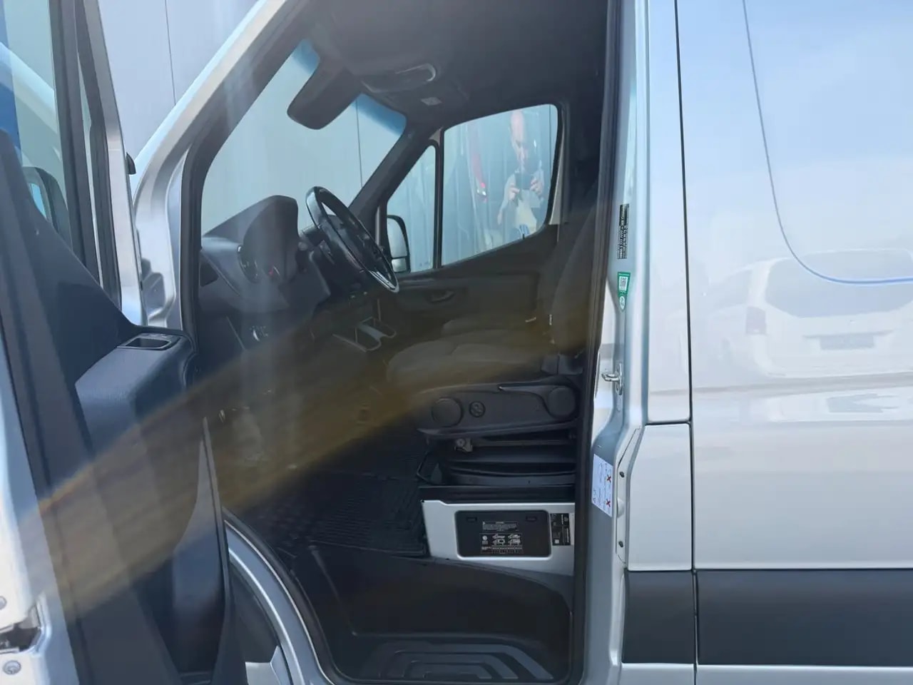 Mercedes-Benz Sprinter 314 AUTOMATIK NAVI TOTWINKEL KAMERA LED 12