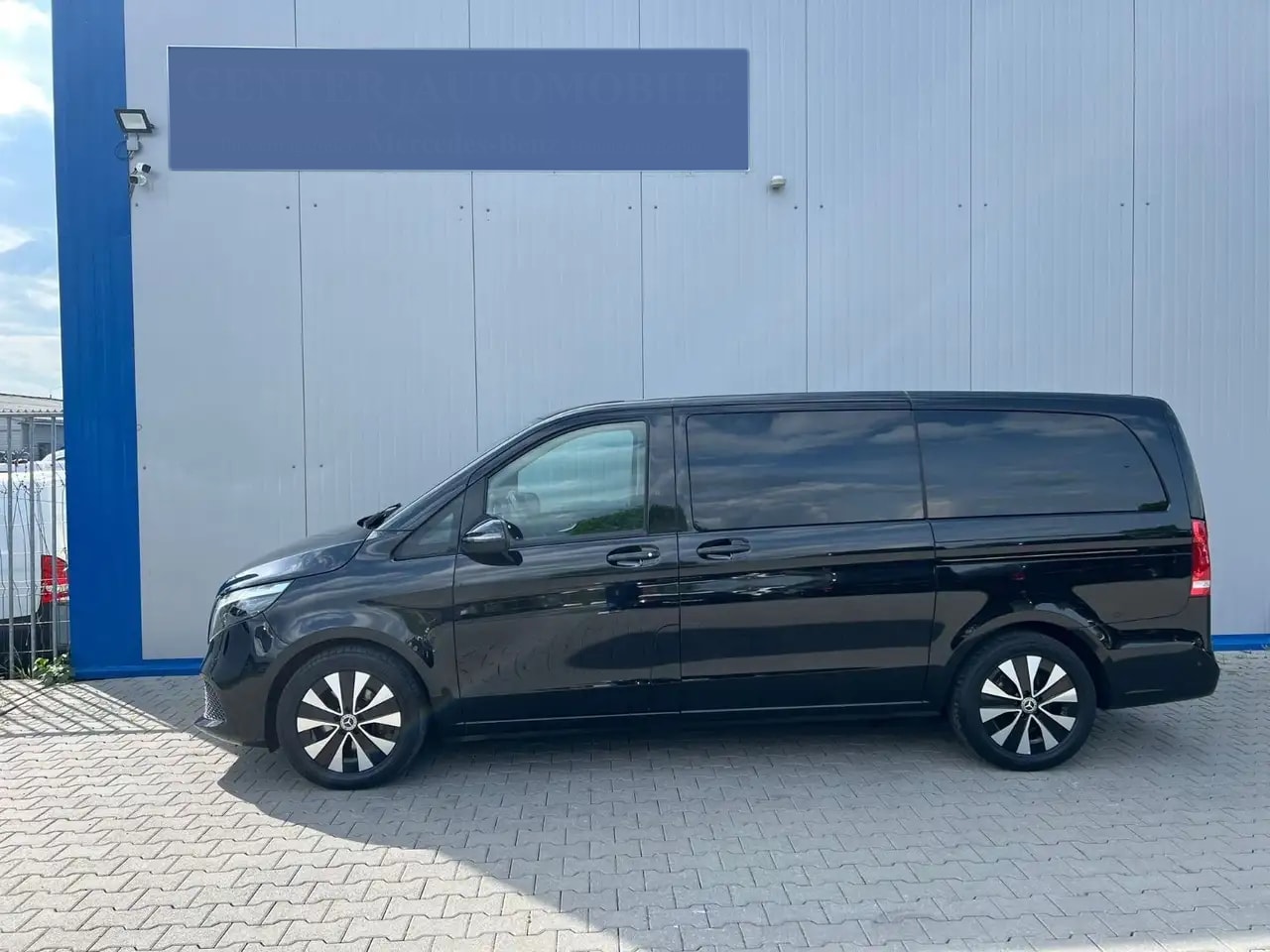 Mercedes-Benz V 220 LANG 9G-TR SPORTPAKET NAVI WEBASTO LED AHK 4
