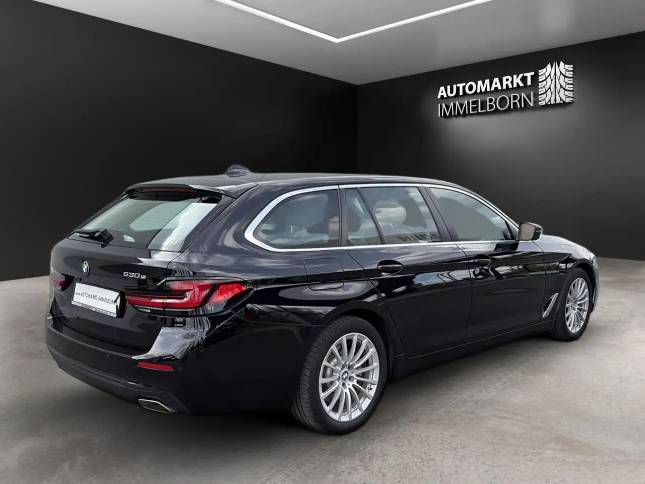 BMW 530 e AHK*VollLeder*LED*LivecP*NaviTouch*DAB*18 8
