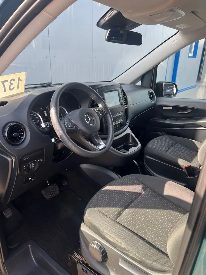 Mercedes-Benz Vito 116 TOURER KOMPAKT NAVI KAMERA 8-SITZER AHK 10