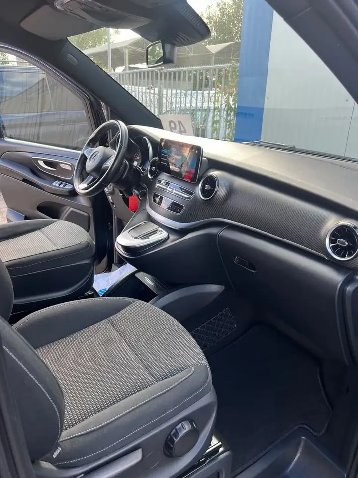Mercedes-Benz V 220 d 9G KOMPAKT AMG-LINE NIGHPAKET LED AHK 15