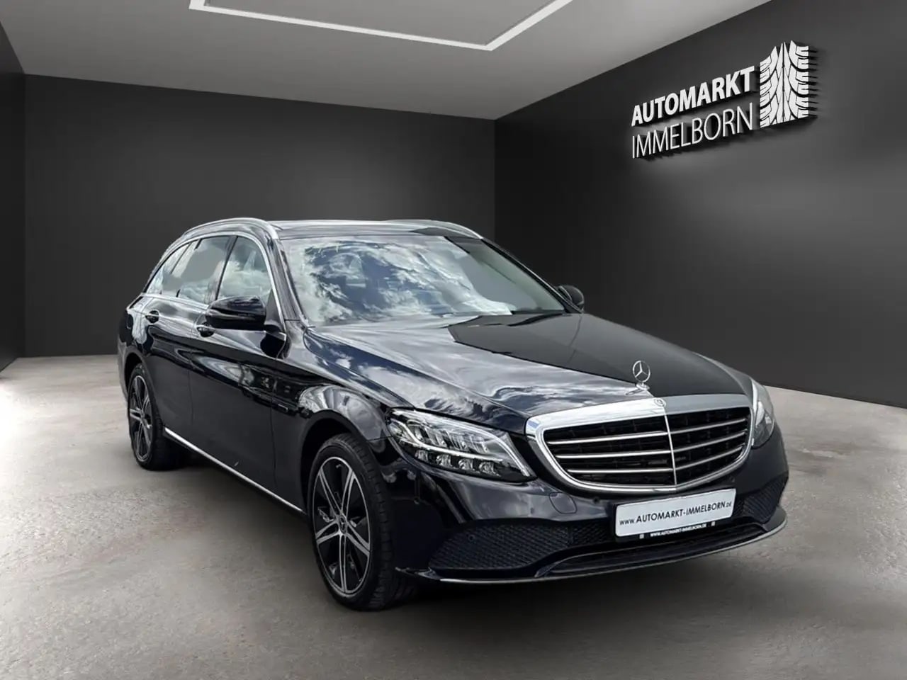 Mercedes-Benz C 300 e Exclusive Panorama*Teilleder*LED*18*DAB* 2