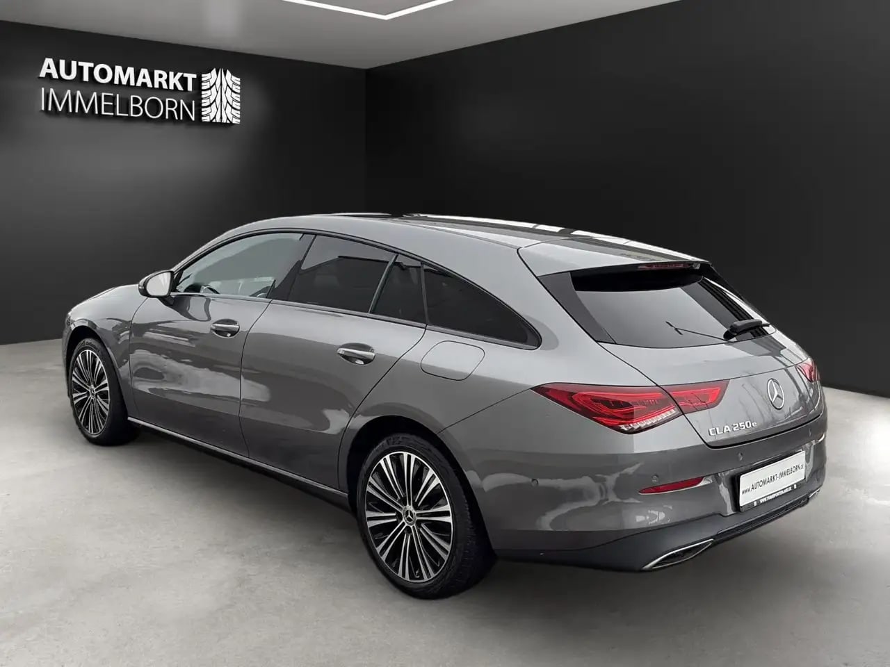 Mercedes-Benz CLA 250 Pano*Distro*Sportlenk*Mubeam*Night*18 5