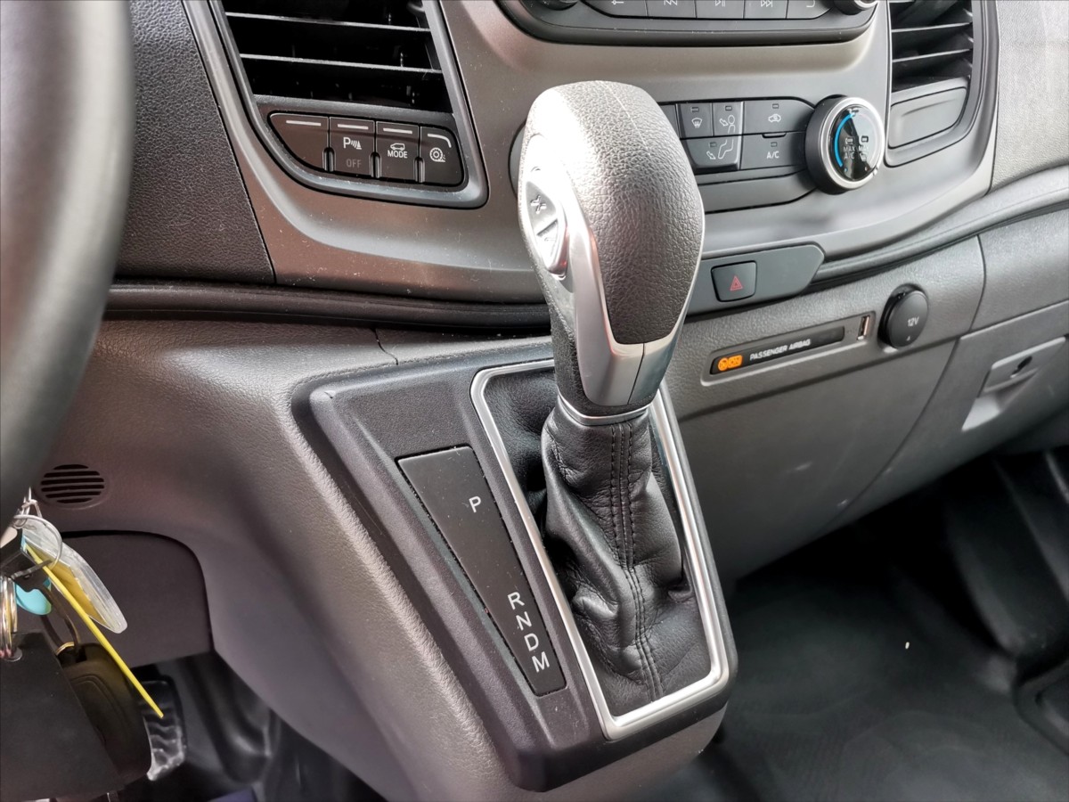 Ford Transit Custom 2.0TDCI/96kw AT/ L2H1/ 9míst 10