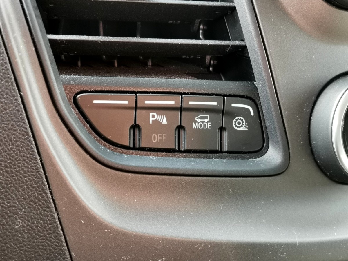 Ford Transit Custom 2.0TDCI/96kw AT/ L2H1/ 9míst 13