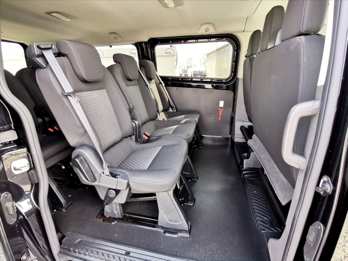 Ford Transit Custom 2.0TDCI/96kw AT/ L2H1/ 9míst 19