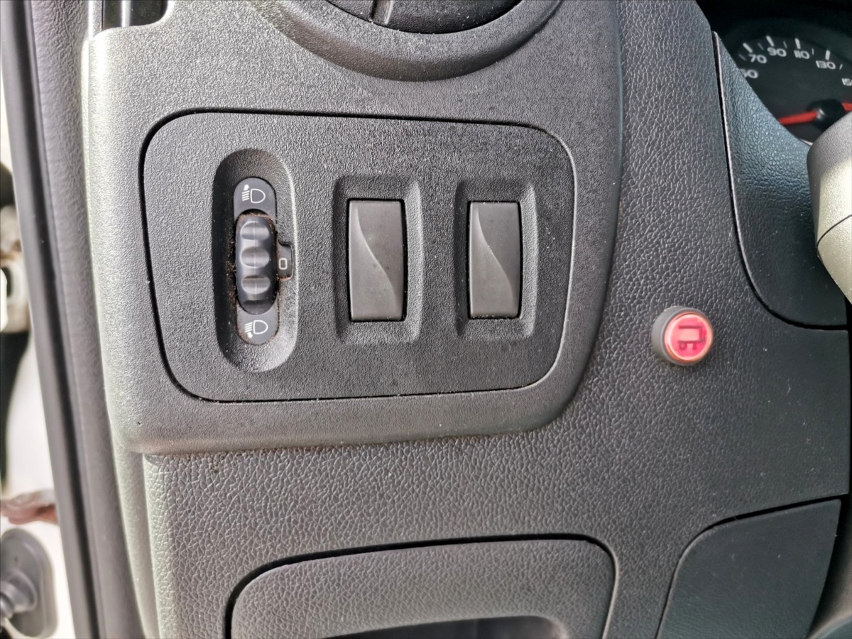 Renault Master 125DCI skříň 8palet/hydr.čelo 11