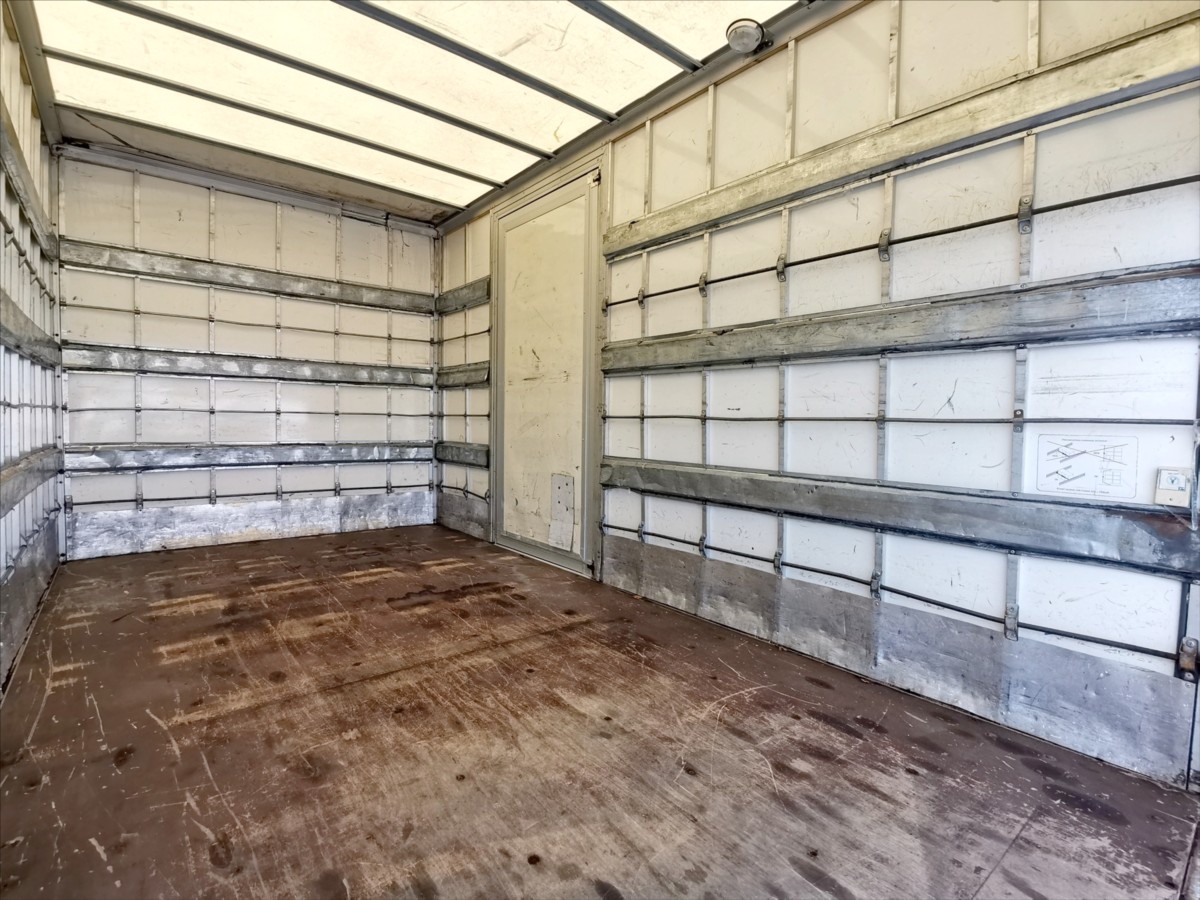 Renault Master 125DCI skříň 8palet/hydr.čelo 16