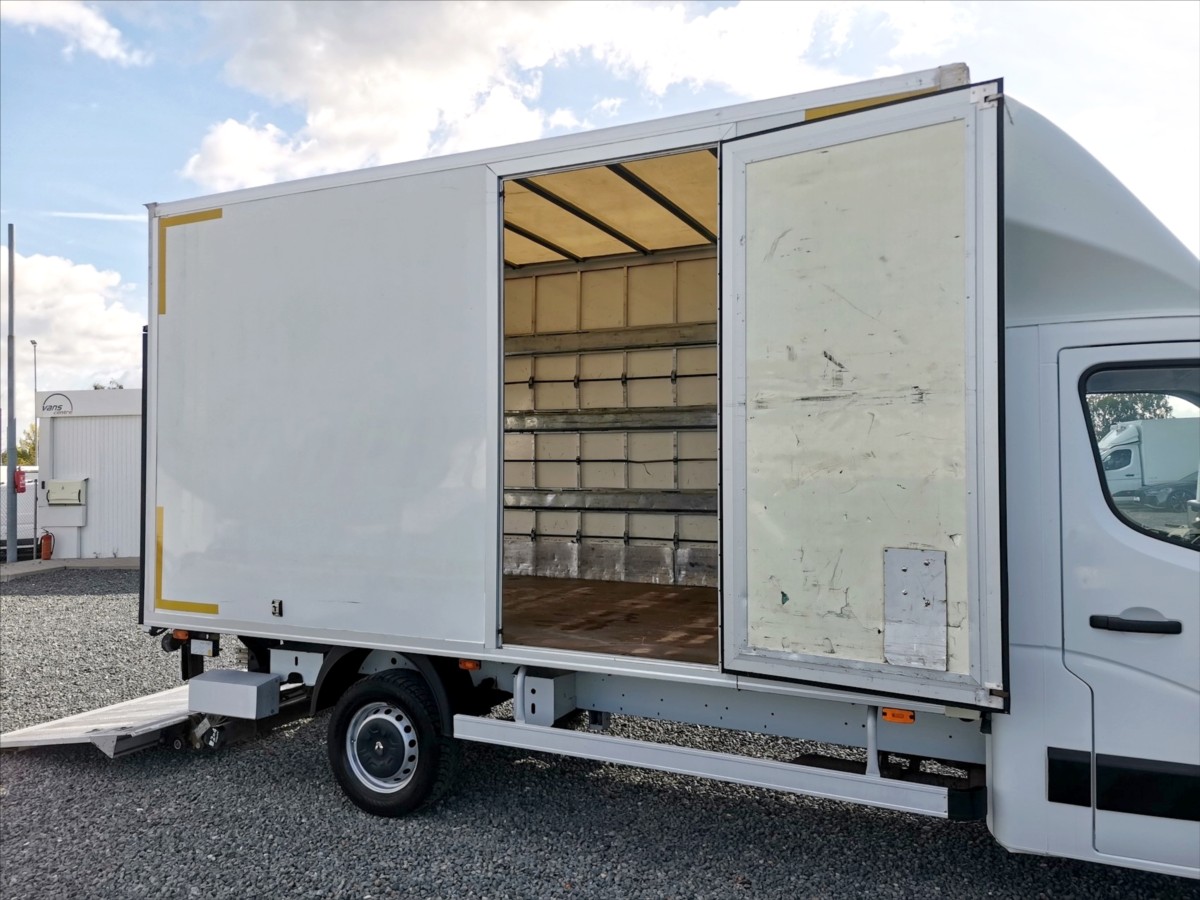 Renault Master 125DCI skříň 8palet/hydr.čelo 18