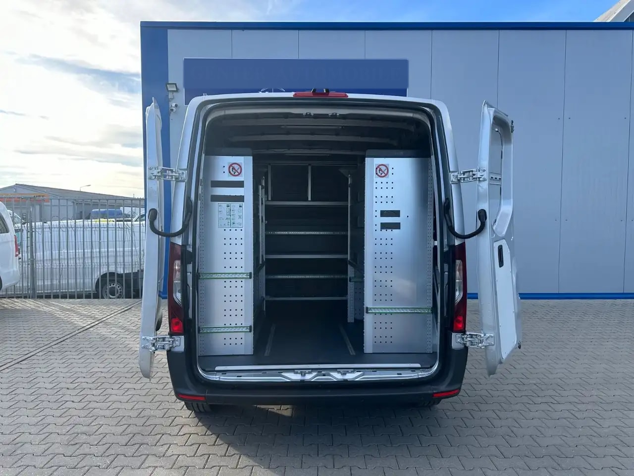 Mercedes-Benz Sprinter 314 AUTOMATIK NAVI TOTWINKEL KAMERA LED 9