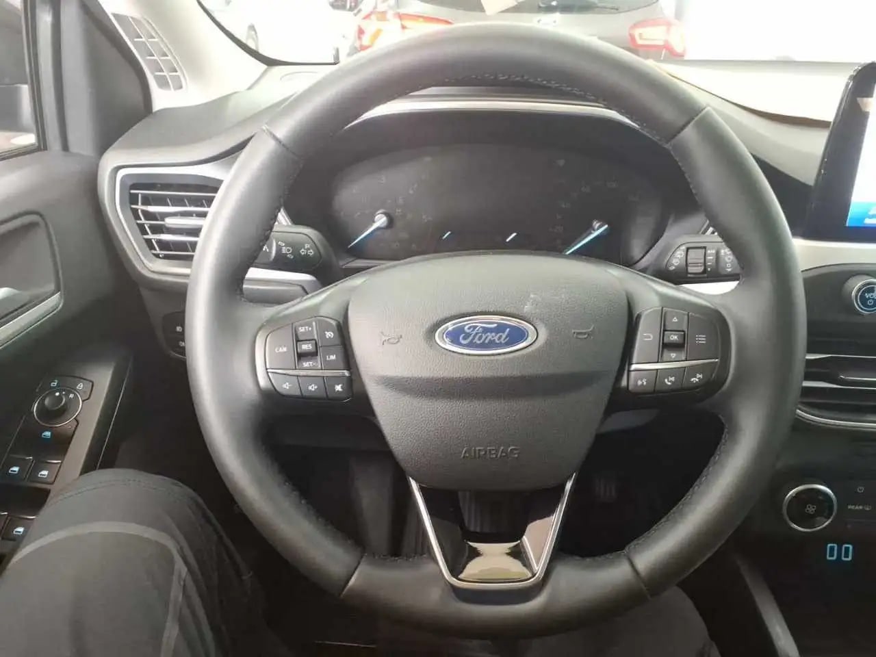 Ford Focus CoolConnect Kamera*LED*Navi*LM*SHZ*Tempo 8