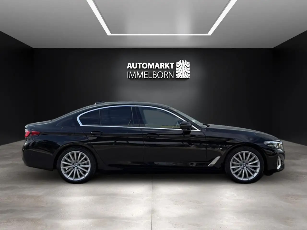 BMW 530 e xDrive Luxury Line Sdach*HUD*AHK*Kamera*Le 10