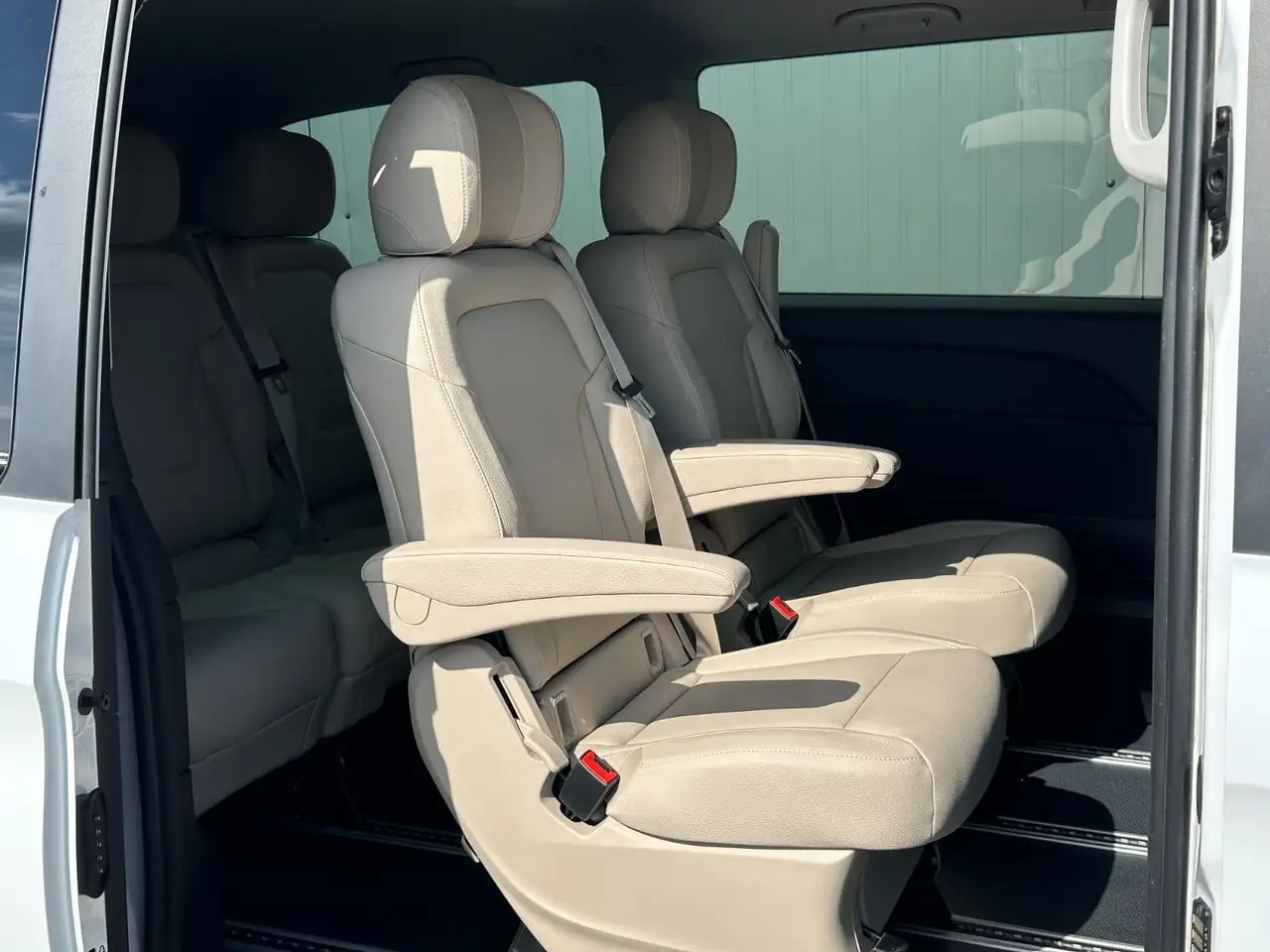 Mercedes-Benz V 220 LANG 9G-TR WEBASTO NAVI MBUX KAMERA 7-SITZ 12