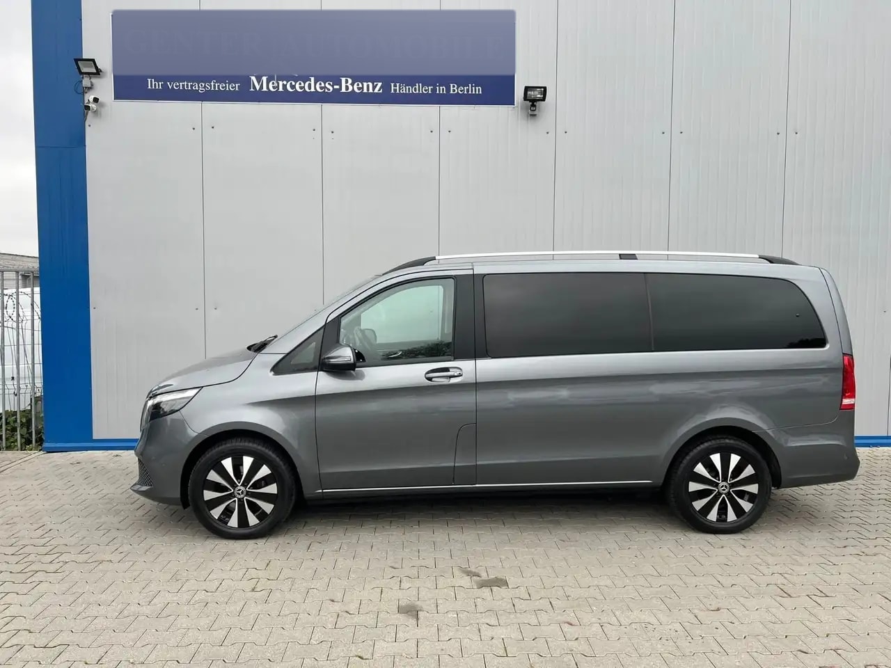 Mercedes-Benz V 250 LANG SPORTPAKET 9G-TR NAVI LED WEBASTO AHK 4
