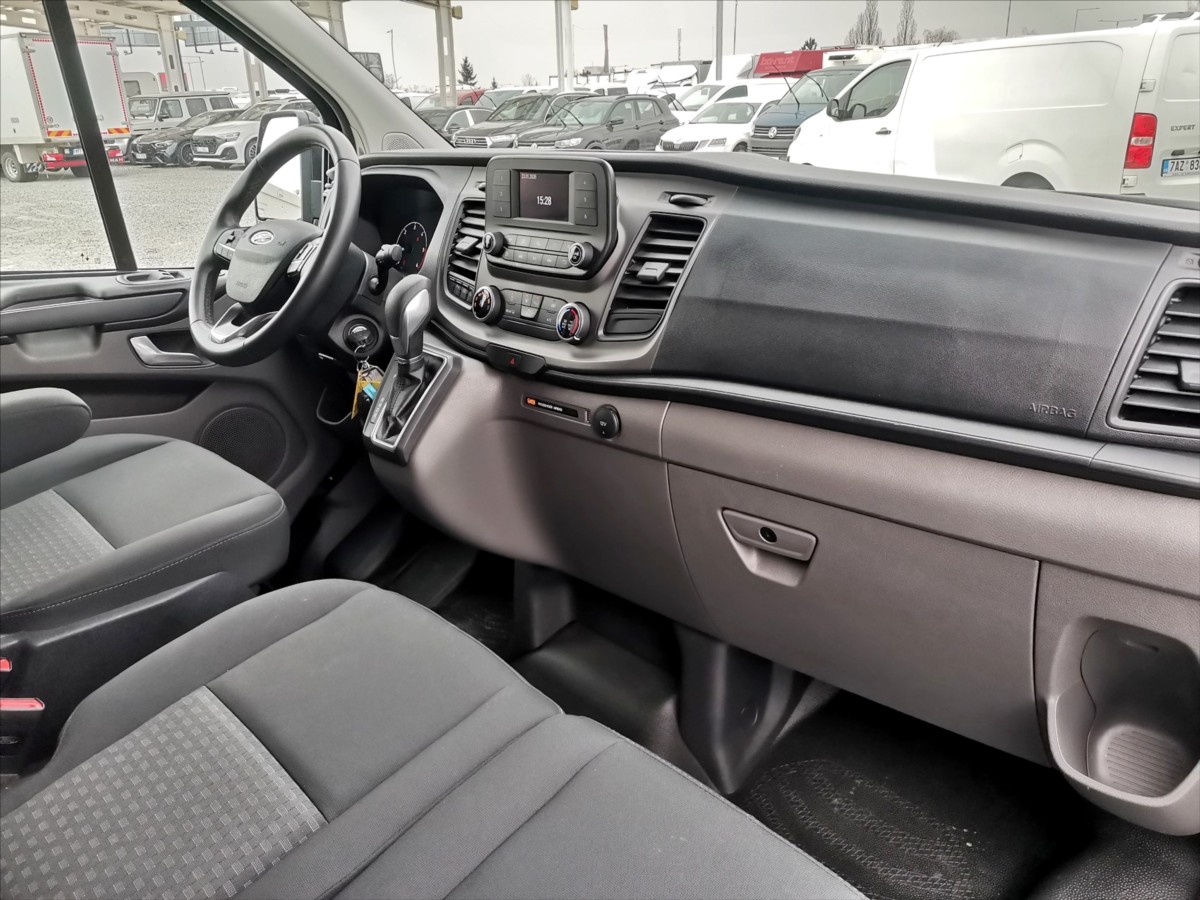 Ford Transit Custom 2.0TDCI/96kw AT/ L2H1/ 9míst 8
