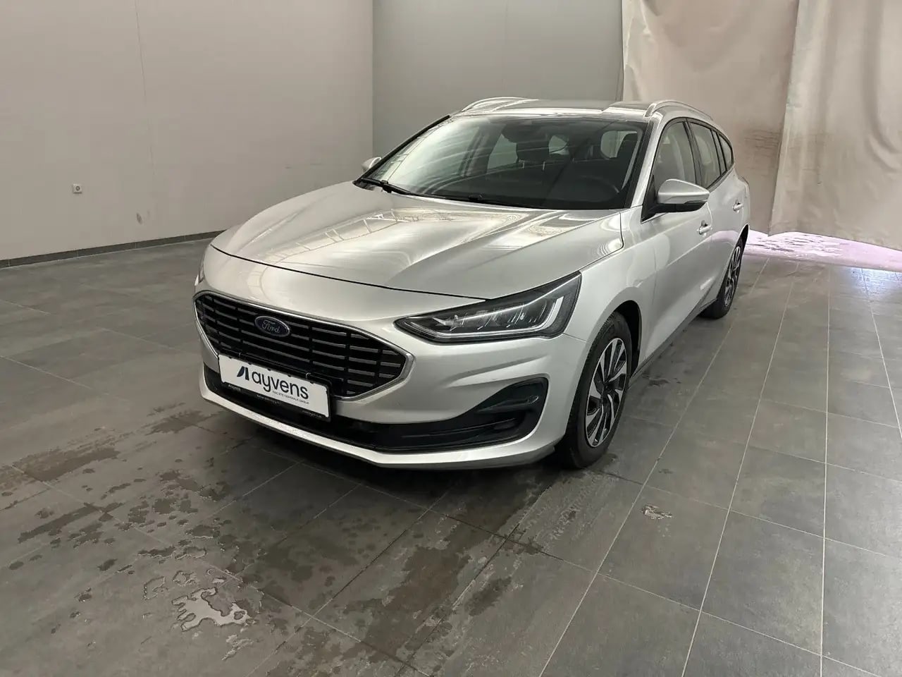 Ford Focus Titanium LED*NaviGroß*PDC*LM*DAB*SHZ* 2