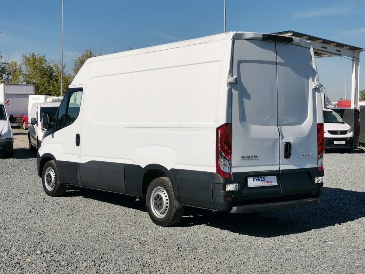 Iveco Daily 35S16 střední/auto.klima 4