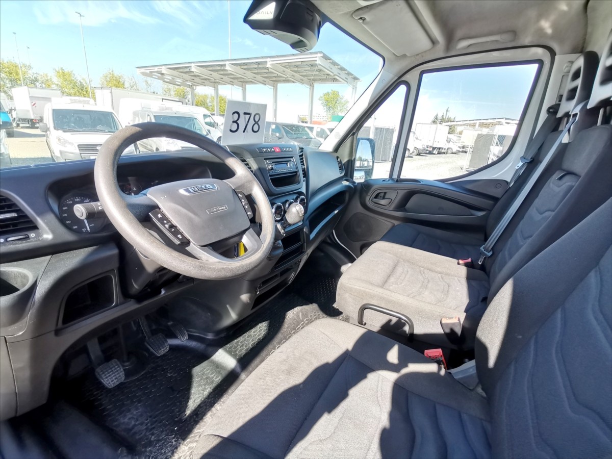 Iveco Daily 35S16 střední/auto.klima 6