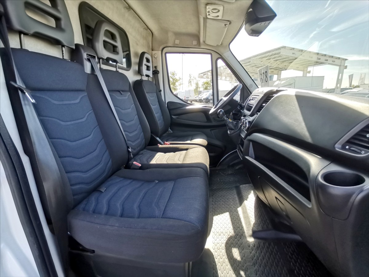 Iveco Daily 35S16 střední/auto.klima 7