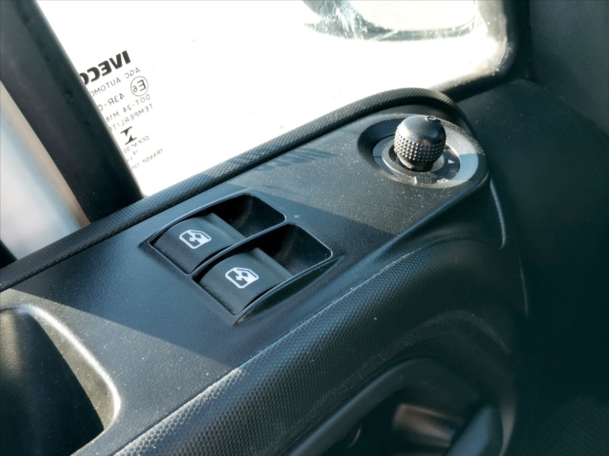 Iveco Daily 35S16 střední/auto.klima 13