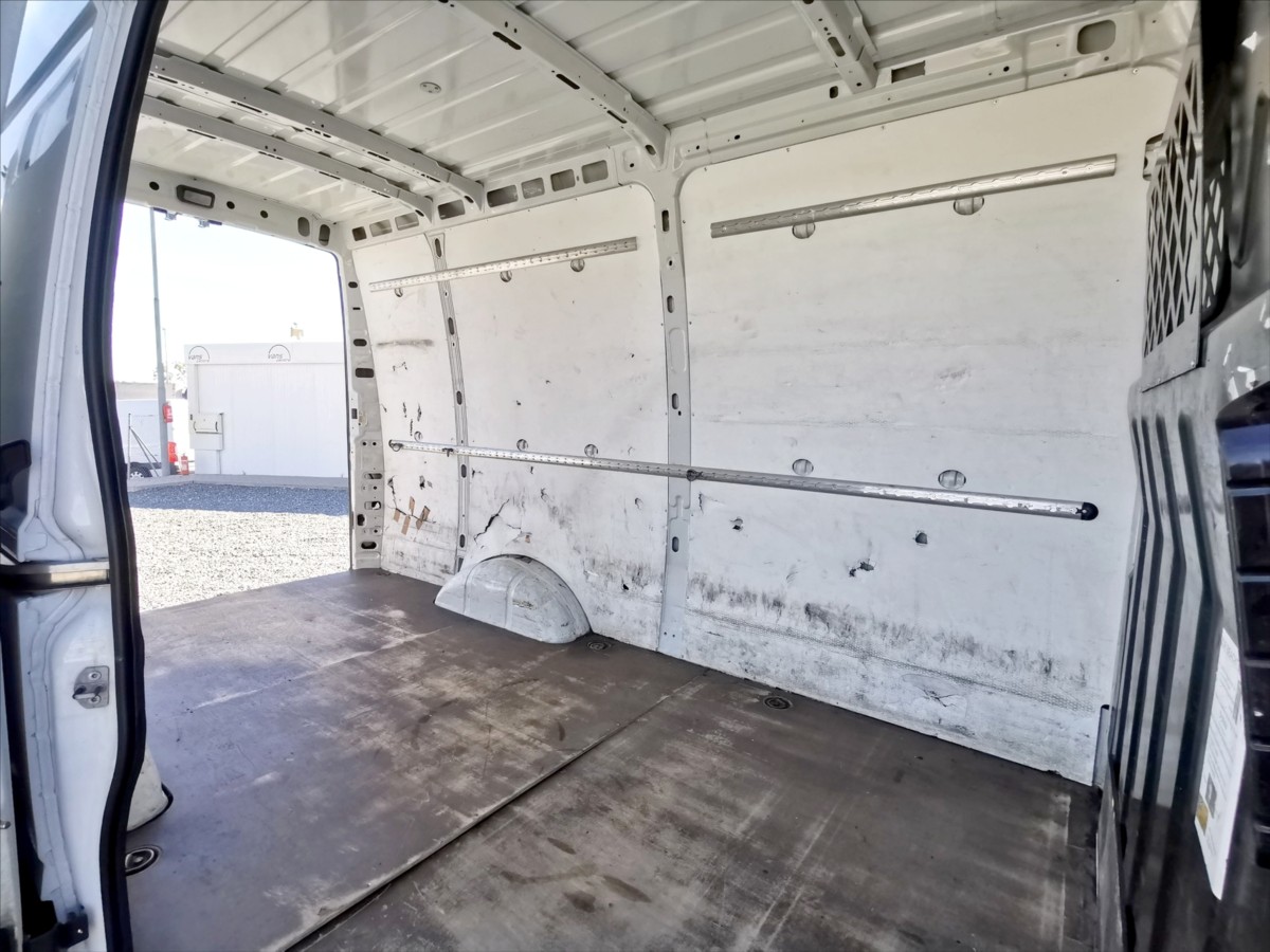 Iveco Daily 35S16 střední/auto.klima 16